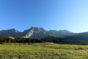 Tag beim Hüttenteam auf der Hochfeldern Alm